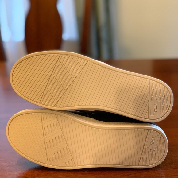 Brand New Toms Slip On - Picture 5 of 6